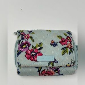 Vera Bradley Water Bouquet bifold wallet